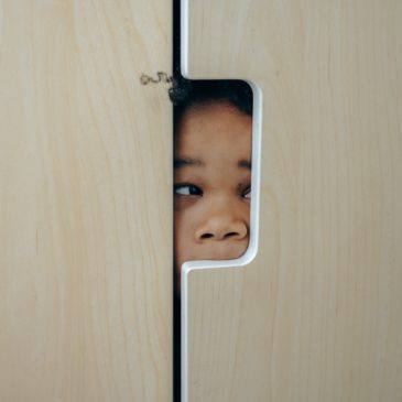 Atelier créatif 6-10ans: « Je suis timide et ça m’embête »
